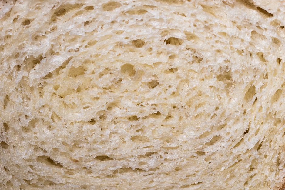 Nahaufnahme einer knusprigen Brotkruste